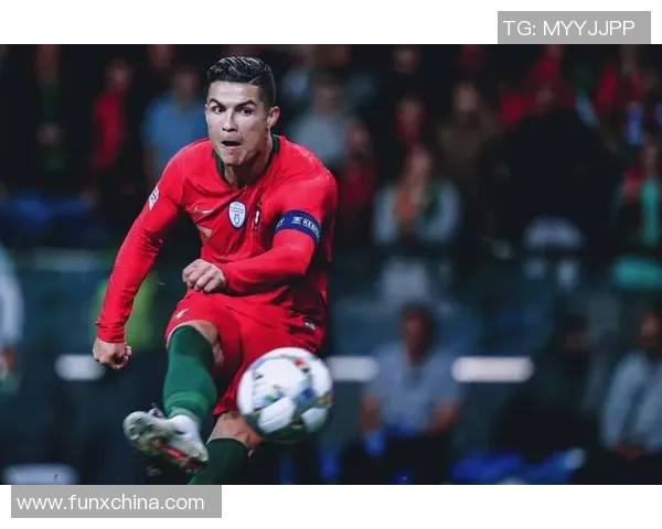 21世纪五大足球巨星的巅峰对决与传奇岁月解析 21世纪五大足球巨星的巅峰对决与传奇岁月解析