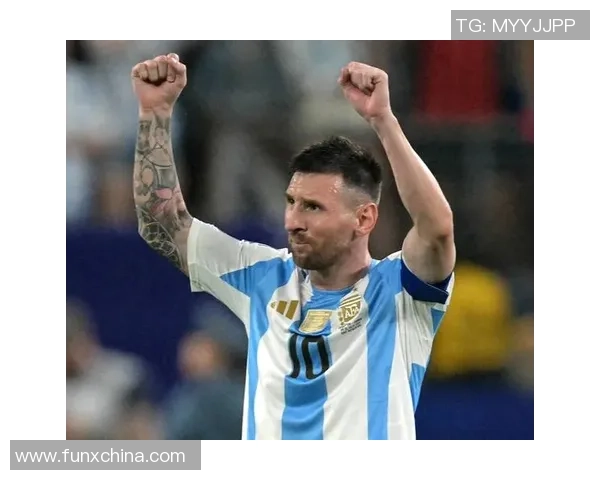 万有引力与足球之星碰撞：从梅西到C罗的传奇旅程与球场魅力