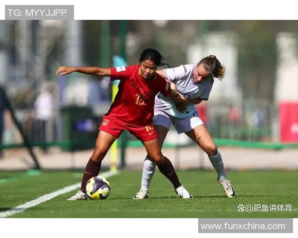 女足球星在赛场上展现非凡实力与风采成为全球关注的焦点彰显女性运动员的独特魅力