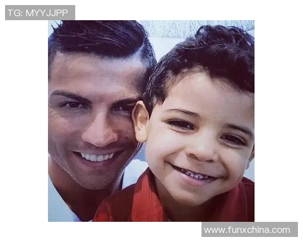 现役足球球星儿女排行大揭秘 盘点全球足坛明星家庭中的萌娃们