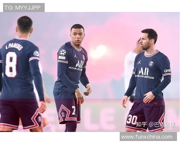 球星穿袜子足球:从球场到时尚潮流的跨界影响力分析 球星穿袜子足球:从球场到时尚潮流的跨界影响力分析